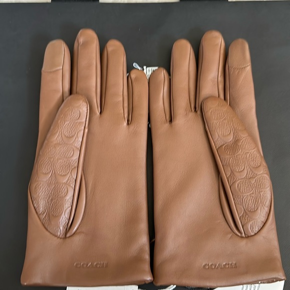 NWT Coach Signature Leather Tech Gloves size 7 $168 retail - Picture 3 of 9